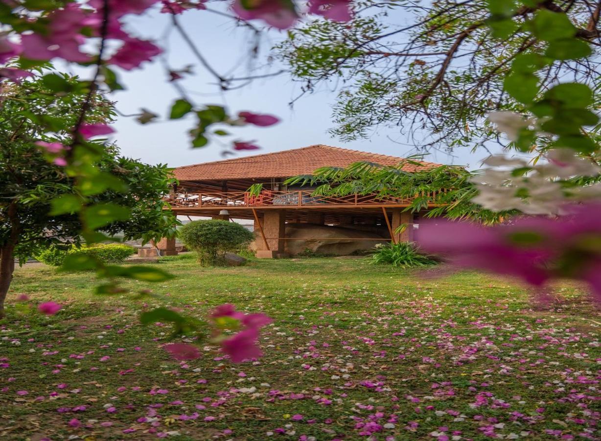 Leo Wodden Resort ハンピ エクステリア 写真